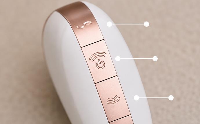 Detail ovládacích tlačítek Satisfyer Love Triangle